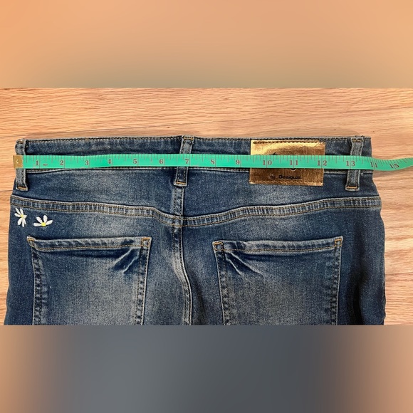 NWOT Desigual Exotic Jeans Flower Embroidery Daisy Floral Design Raw Hem - Picture 13 of 14